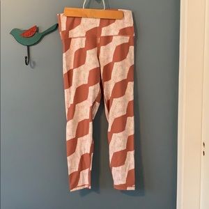Arie leggings size L